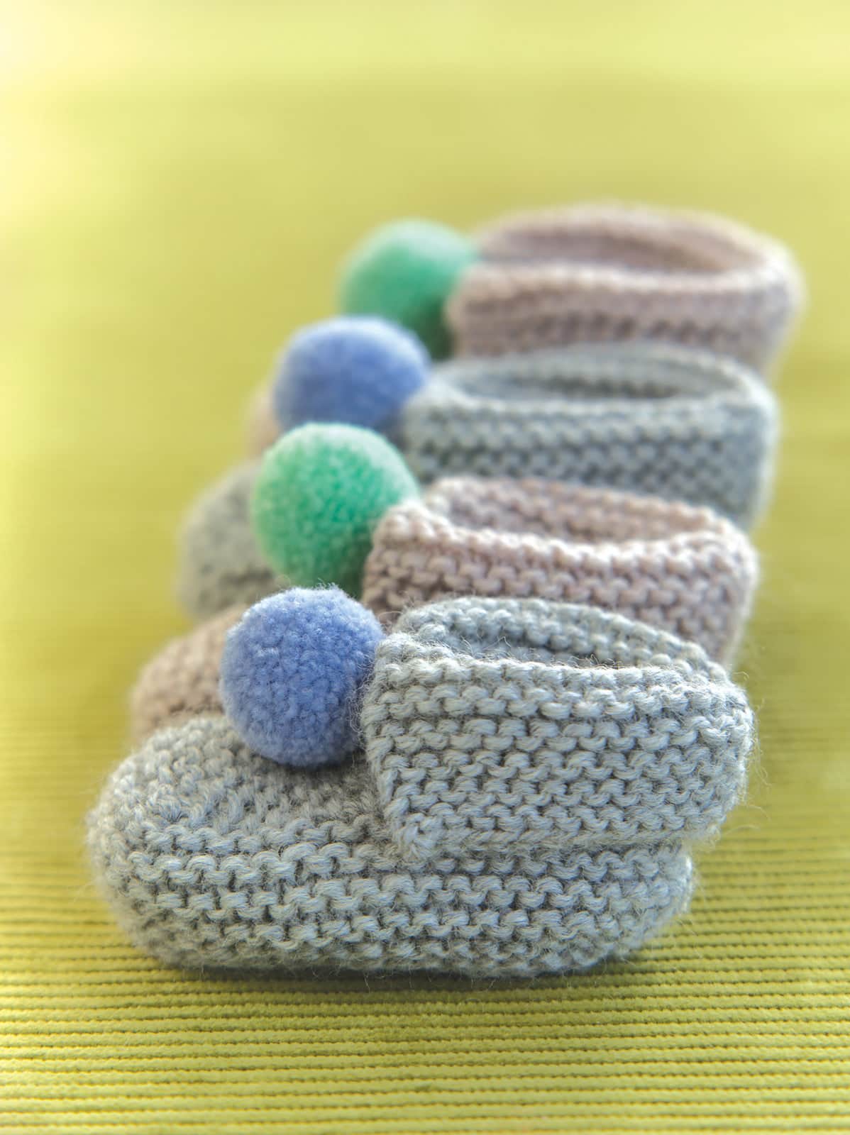 50 Garter Stitch Gifts to Knit: The Ultimate Easy-to-Knit Collection Featuring Universal Yarn Deluxe Worsted - Image 2